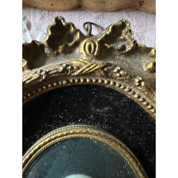 2 Vintage Framed Cameo pictures oval gold framed ornate Victorian porcelain - Picture 16 of 16